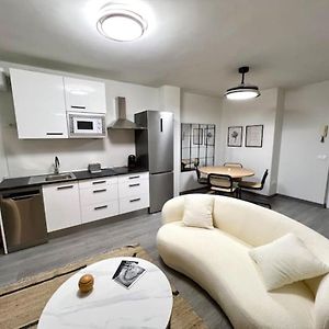 Appartement à 3 Chambres à Coucher