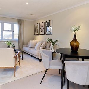 Appartement à 2 Chambres à Coucher