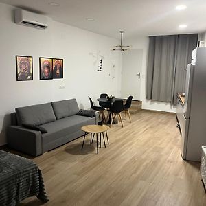 Living Station 7