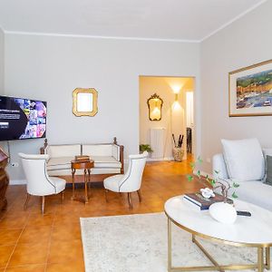 Housmart Lorenzo Costa 17