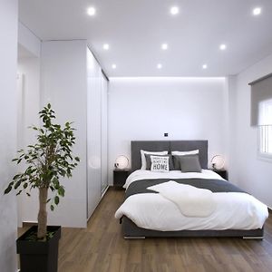 Koukaki, A Modern, Newly Refurbished Studio