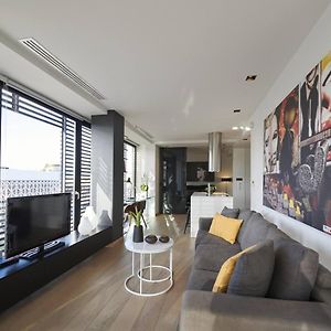 Ma Maison Nο 4, Downtown Loft , Short Walk To Acropolis, Ultra High Speed Internet 500 Mbps, Parking Upon Request, 1' From Metro Station