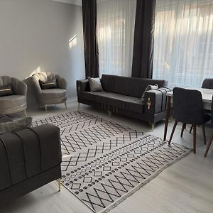 Appartement de Luxe à 2 Chambres à Coucher