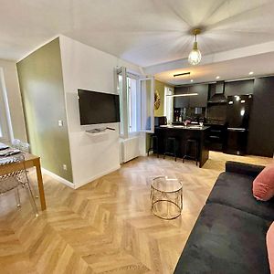 Appartement à 3 Chambres à Coucher