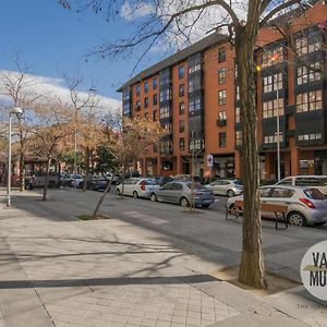 Escapada Con Parking Para 3, Vive La Latina