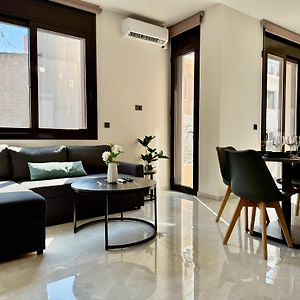 Spacious Apartment Near Monastiraki By Kozy Koala