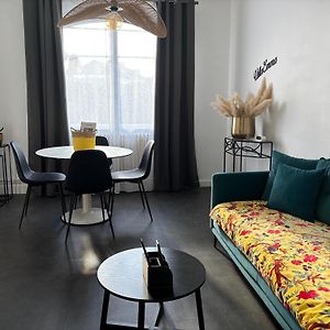 Villa Emma , Maison Classee 3 Etoiles Au Centre De Tout Avec Jardin Clos A Chatellerault, A 20 Mn Futuroscope&Aquascope
