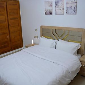 Appartement à 2 Chambres à Coucher