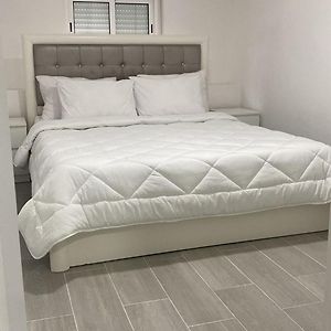 Appartement à 3 Chambres à Coucher