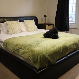 Appartement à 2 Chambres à Coucher