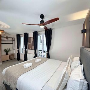 Studio Lit Queen-Size