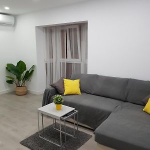 Appartement à 3 Chambres à Coucher