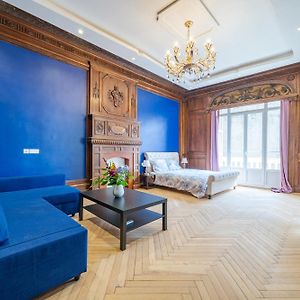 2P Dans Luxueuse Villa