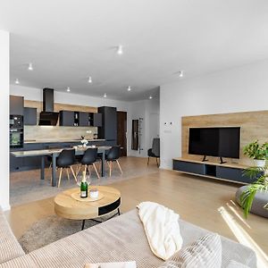 Appartement à 2 Chambres à Coucher
