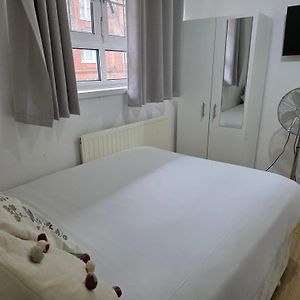 Chambre Budgétée Lit King-Size