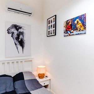 2 Bedrooms And 1 Living Room Your Modern Home In Budapest