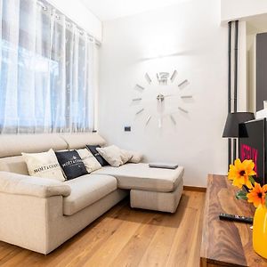 Design Apartment I Steps From Fair & Metro