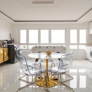 Nice Apartment With Amazing View Of Paris Plus Parking