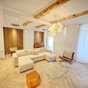 Appartement à 3 Chambres à Coucher