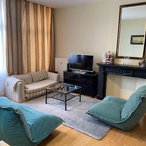 Appartement de Luxe à 2 Chambres à Coucher