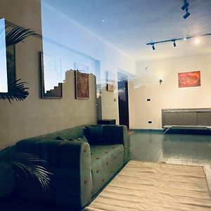 Appartement à 3 Chambres à Coucher