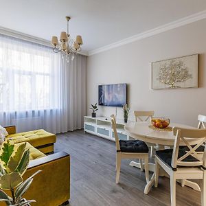 Elegant Apartment