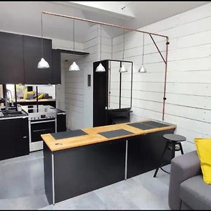 Appartement à 2 Chambres à Coucher