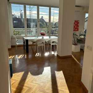 Appartement Luxe à 4 Chambres à Coucher