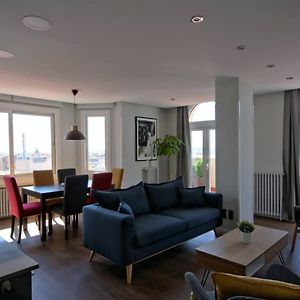 Appartement à 3 Chambres à Coucher