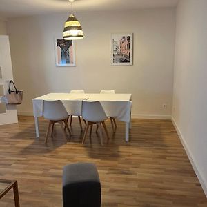 Appartement à 2 Chambres à Coucher