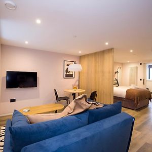 Charming Studios Near Holyrood Park & Calton Hill