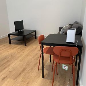 Appartement à 2 Chambres à Coucher