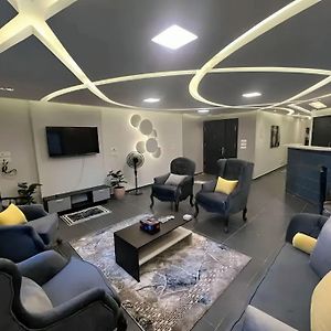 Appartement à 3 Chambres à Coucher