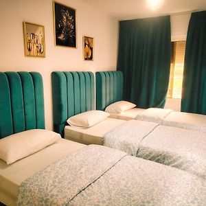 Appartement à 3 Chambres à Coucher