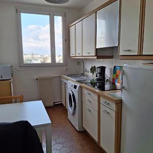 Appartement à 2 Chambres à Coucher