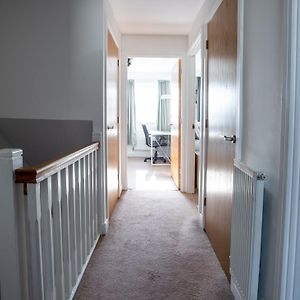 Modern Home Near Etihad, Coop Live