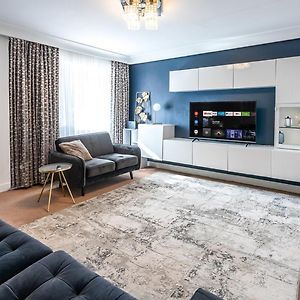 Appartement à 3 Chambres à Coucher