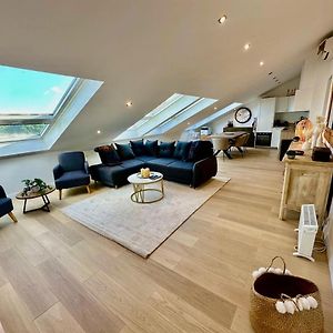 Appartement à 2 Chambres à Coucher