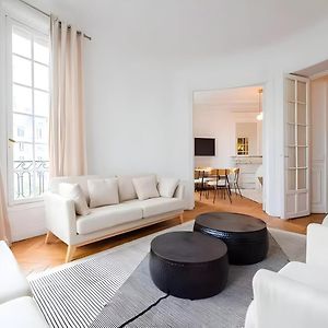Appartement à 2 Chambres à Coucher