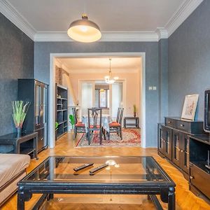 Appartement à 2 Chambres à Coucher