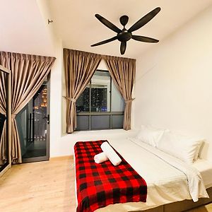 Studio Lit Queen-Size