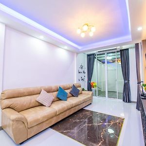 Villa à 3 Chambres à Coucher