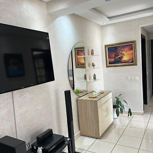 Appartement à 2 Chambres à Coucher