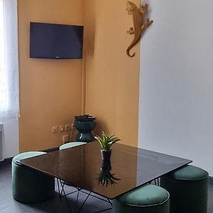 Appartement à 2 Chambres à Coucher