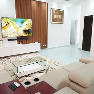 Appartement à 3 Chambres à Coucher