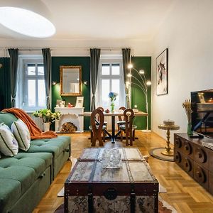 Appartement à 2 Chambres à Coucher