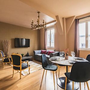 Appartement de Luxe à 2 Chambres à Coucher