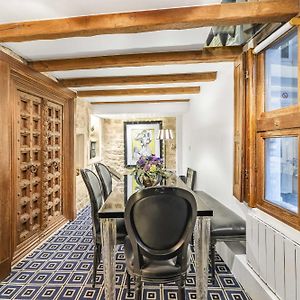 Appartement de Luxe à 2 Chambres à Coucher
