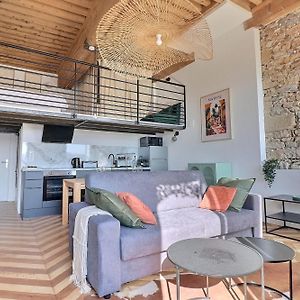Charming Apartment With An Unobstructed View