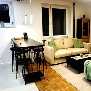 Appartement à 2 Chambres à Coucher